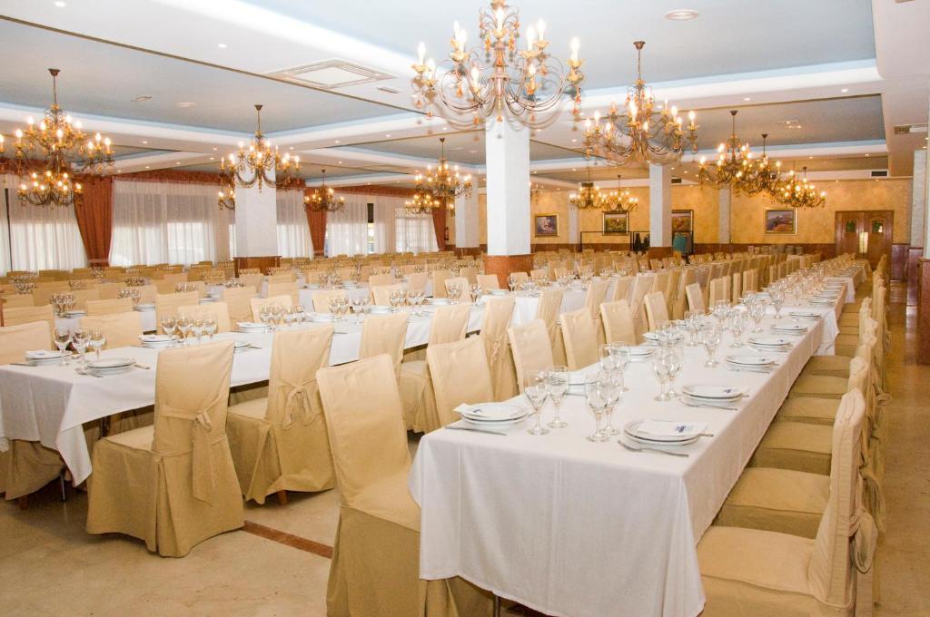 Hotel Restaurante San Roque Medina del Campo Bagian luar foto