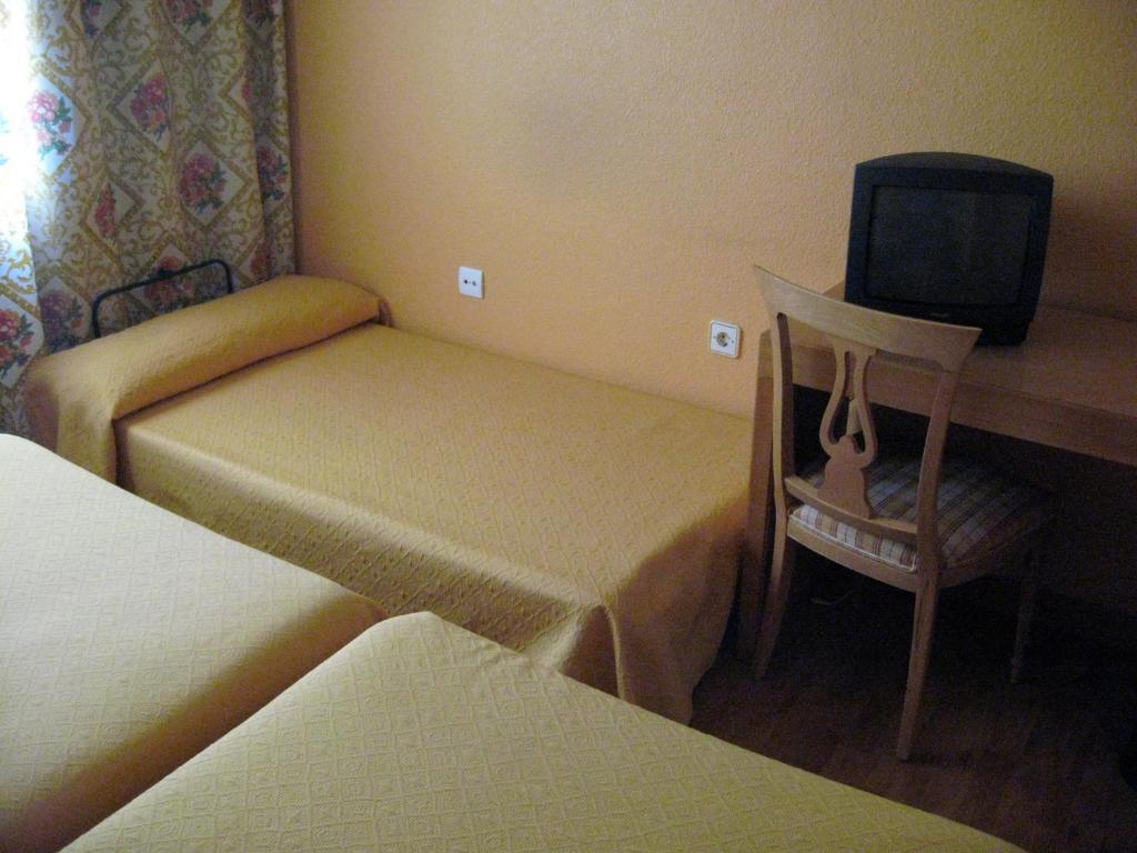 Hotel Restaurante San Roque Medina del Campo Ruang foto