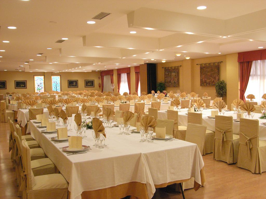 Hotel Restaurante San Roque Medina del Campo Bagian luar foto