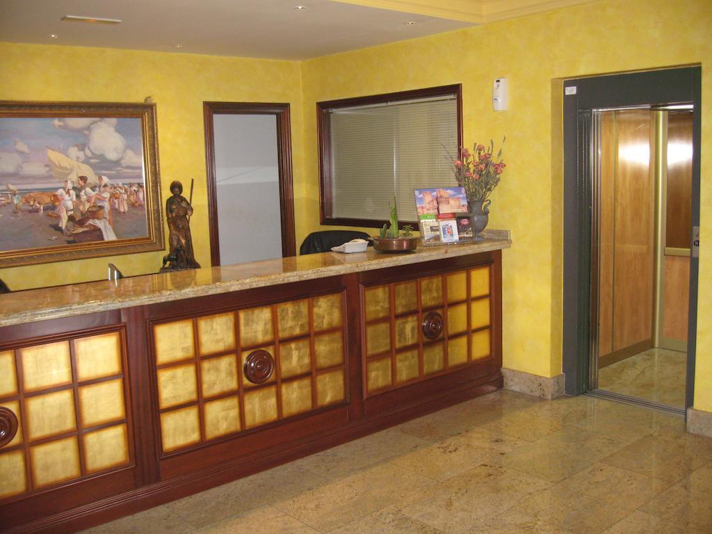 Hotel Restaurante San Roque Medina del Campo Bagian luar foto